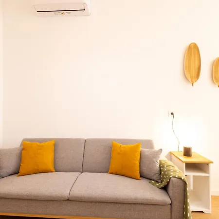 Florit Flats - The Maritim Metro Station Suites