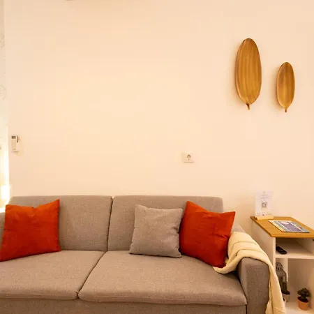 Florit Flats - The Maritim Metro Station Apartmán