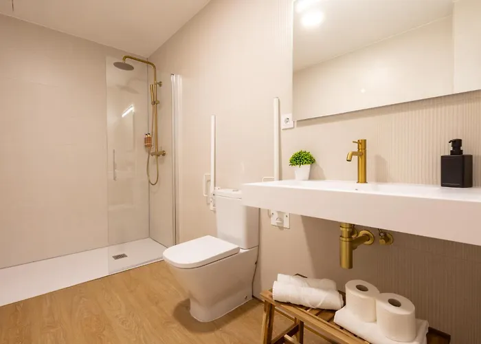 Florit Flats - The Maritim Metro Station Suites