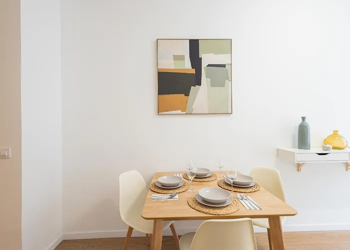 Florit Flats - The Maritim Metro Station Suites