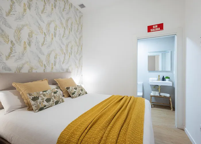 Florit Flats - The Maritim Metro Station Suites *